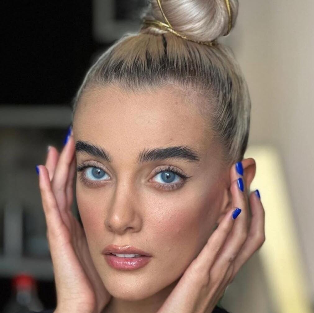 Labella Pixie Blue on dark brown eyes