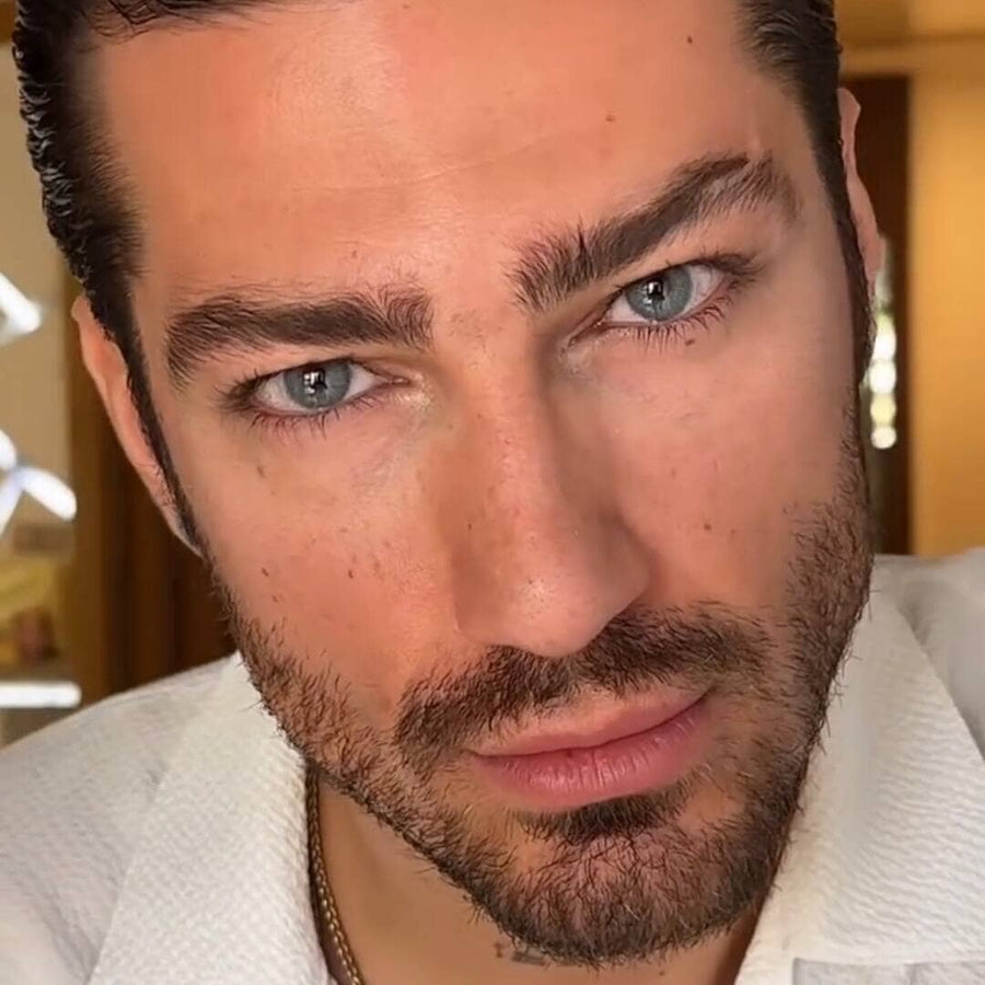 Medeo Fomo colored contact lenses on dark brown eyes 
